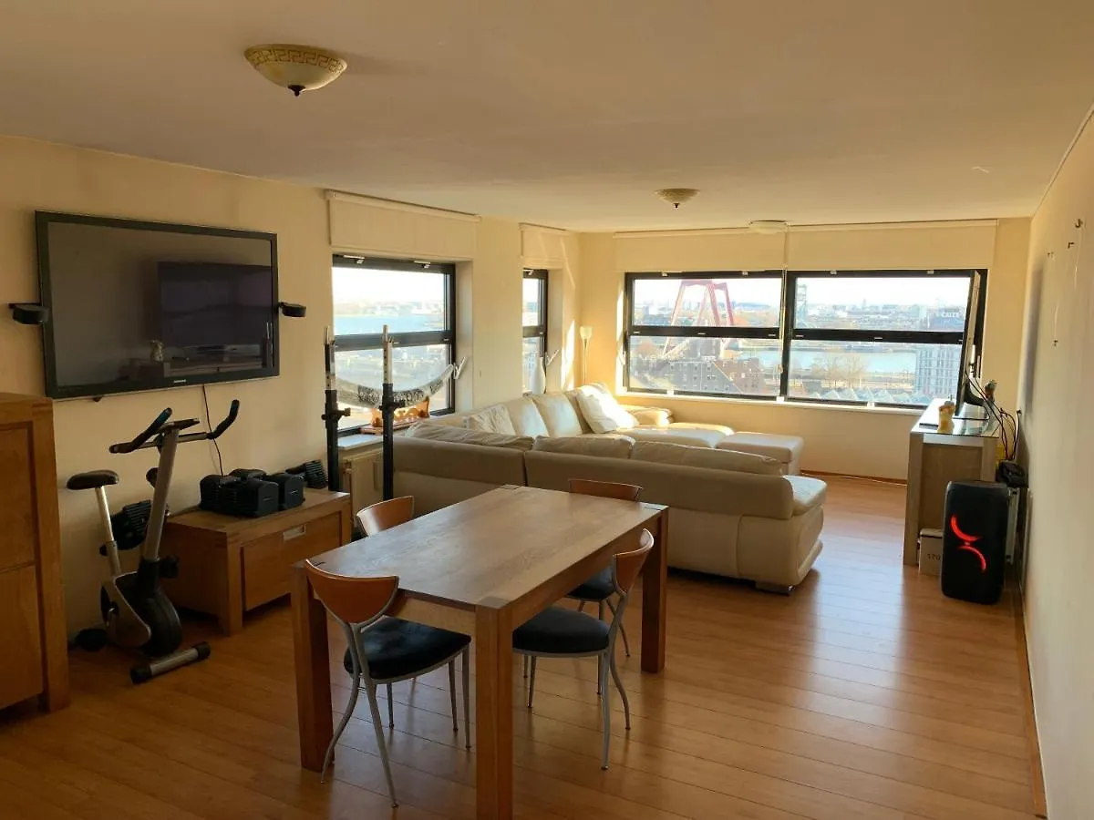 Luxury Flat In The City Centre contacts